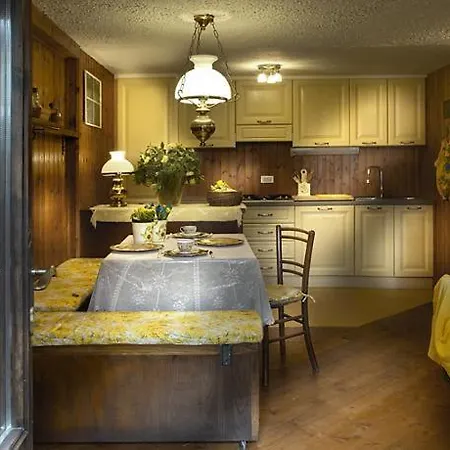 Il Castello Di Darany Vakantiehuis *