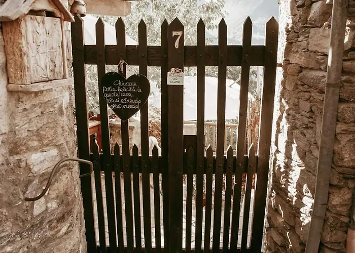 Il Castello Di Darany בית נופש